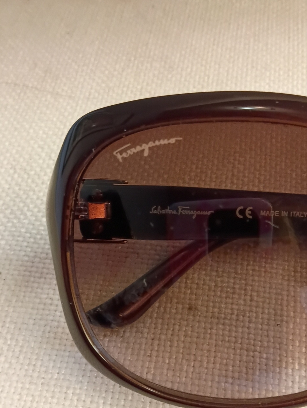 Salvatore Ferragamo Dark Brown Gradient Women's Sunglasses Brown Frame, Box, EUC - Picture 2 of 9